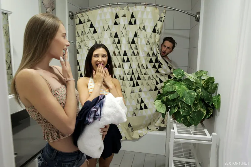 Hai đứa em người yêu cùng cha khác má lắm trò