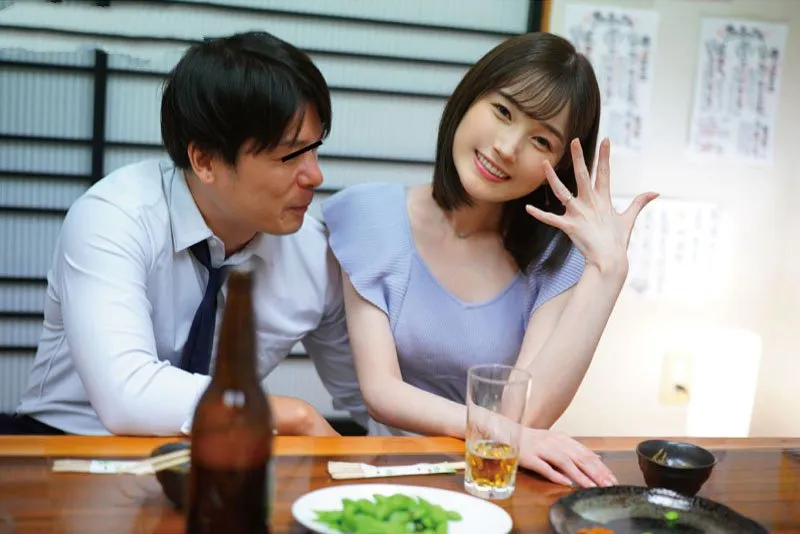 Người vợ xin ông xã đi họp lớp rồi mất liên lạc sau khi tình cũ đưa vào khách sạn