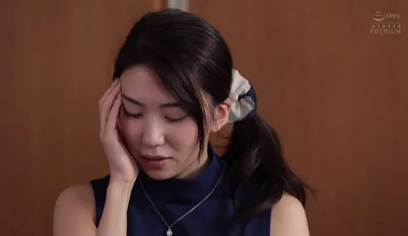 Bị ông anh hàng xóm bỏ thuốc ngủ rồi chịch trước ngày cưới