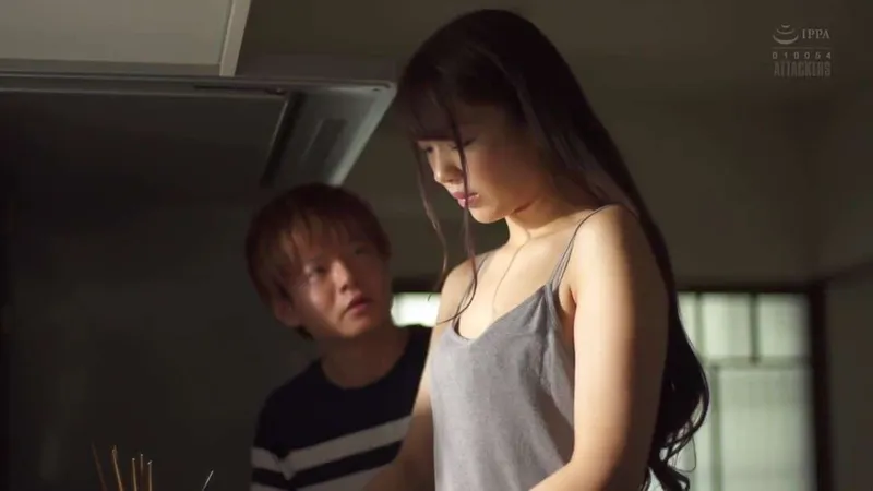 Bồ của chị gái trả bài cô em cô vợ đang khổ sở vì thất tình